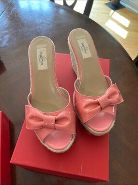Valentino Coral Pink Patent Bow Espadrille Wedges Like New Size 38